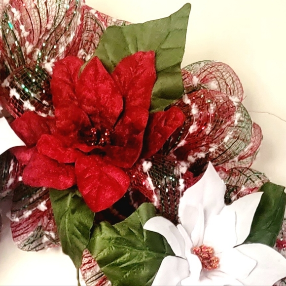 COPY - Winter Poinsettia Wreath Deco Mesh Bow - Picture 5 of 7